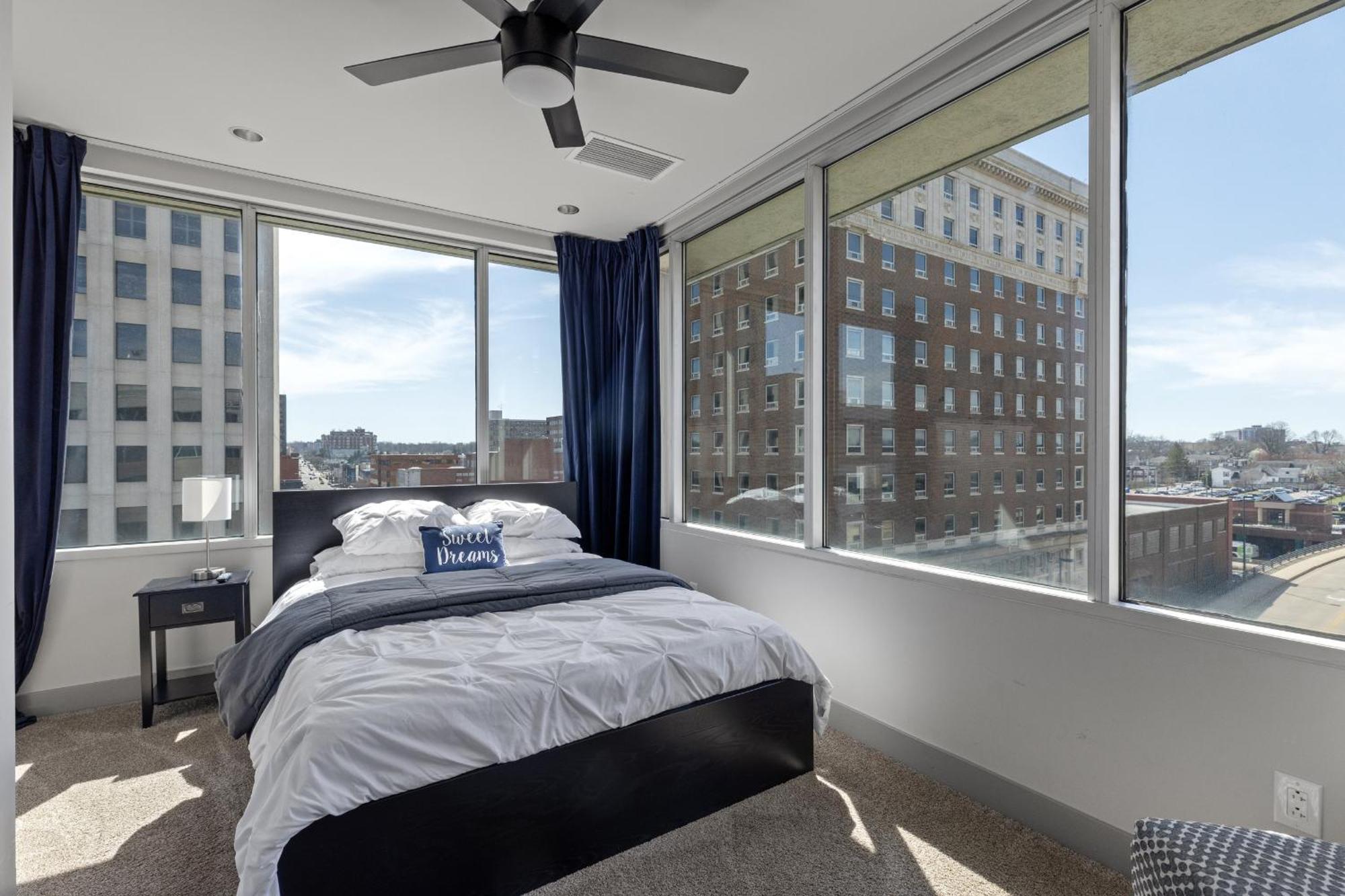 175 Lex - Walkable Downtown Lexington & Rupp Arena - Full Condos Номер фото