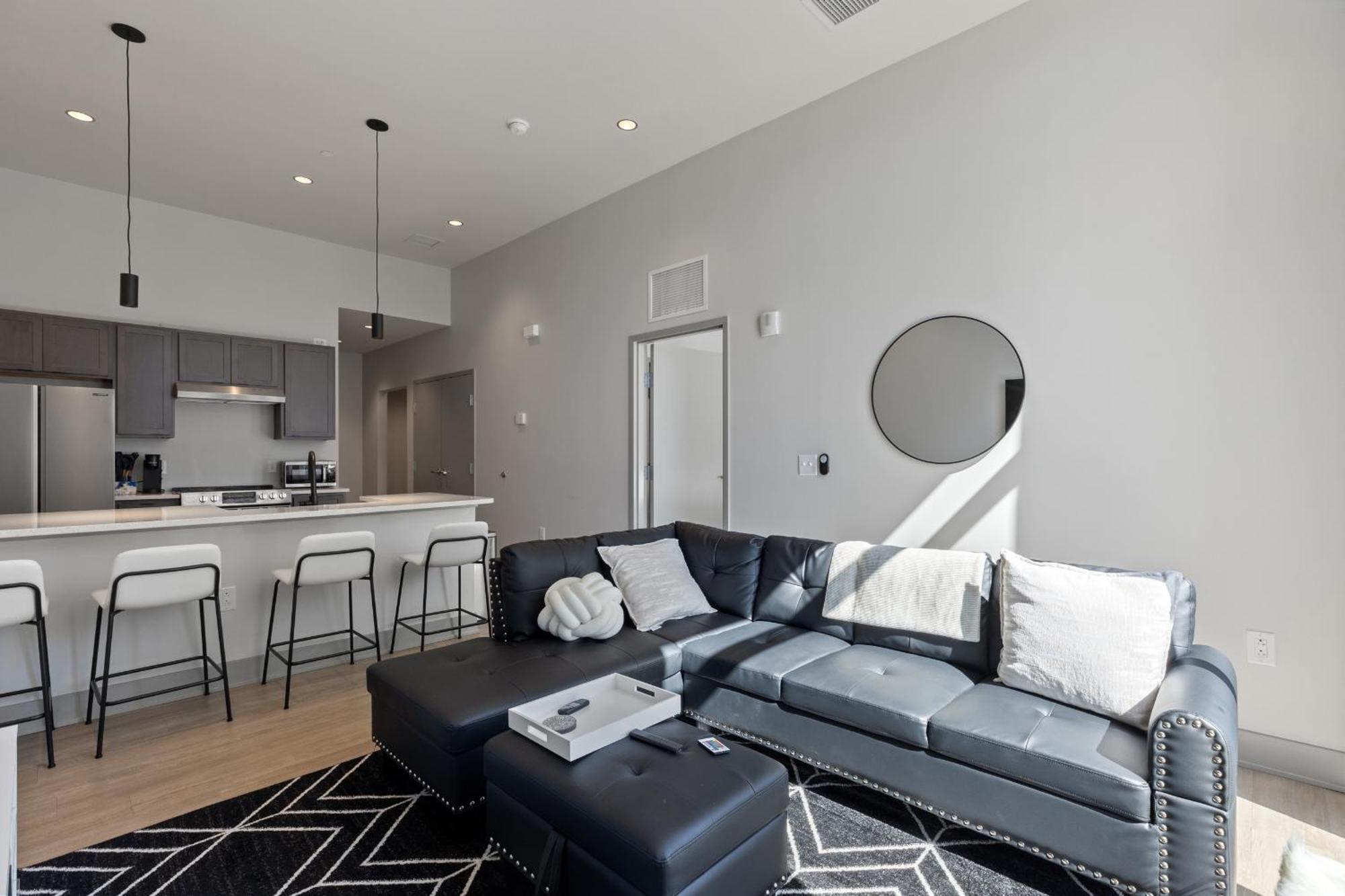 175 Lex - Walkable Downtown Lexington & Rupp Arena - Full Condos Номер фото